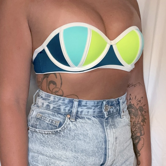 Vs pink strapless color block bikini top - Picture 2 of 4